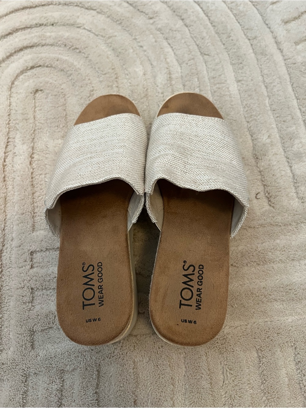 Sandals - Picture 2 of 4